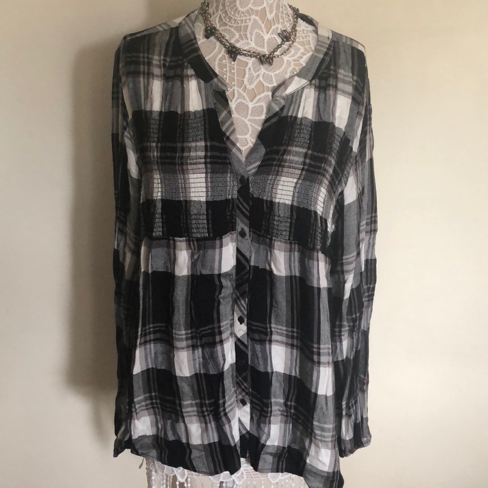 Black and White Flowy Top